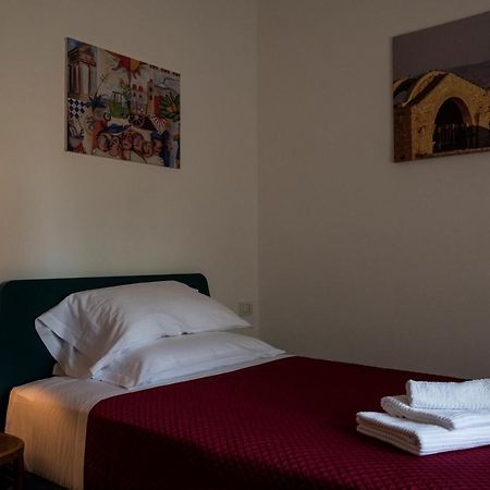Poggio Vento Country House Guest House Naro ภายนอก รูปภาพ