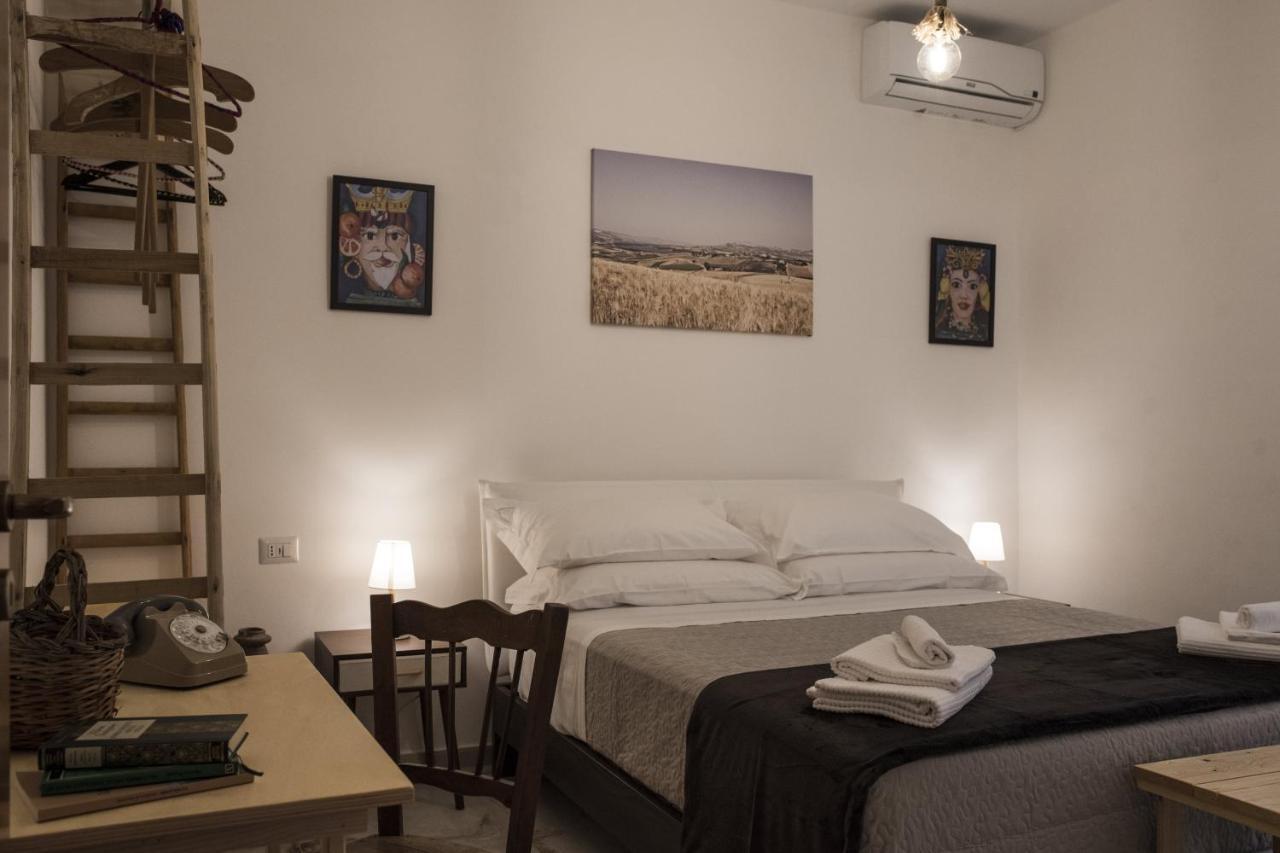 Poggio Vento Country House Guest House Naro ภายนอก รูปภาพ